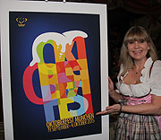 Juryvorsitzende Gabriele Neff stellte stellvertetend für den Festleiter und Bürgermeister Josef Schmid am 11.02.2015 im Münchner Stadtmuseum das offizielle Plakatmotiv der Wiesn 20154 von Moritz Breitenhuber vor (©Foto: Martin Schmitz)